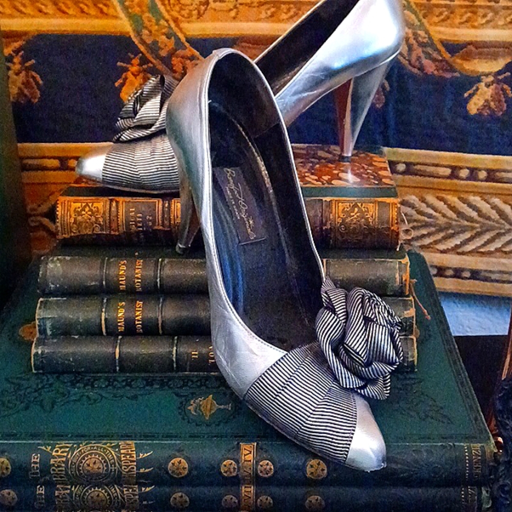 Women's shoes